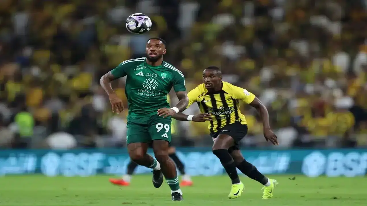 لاعب الاتحاد يتصدر إحصائيات الدوري السعودي للأكثر شراسة هذا الموسم